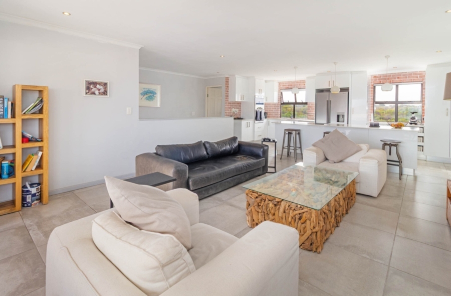 To Let 3 Bedroom Property for Rent in Bloubergstrand Western Cape